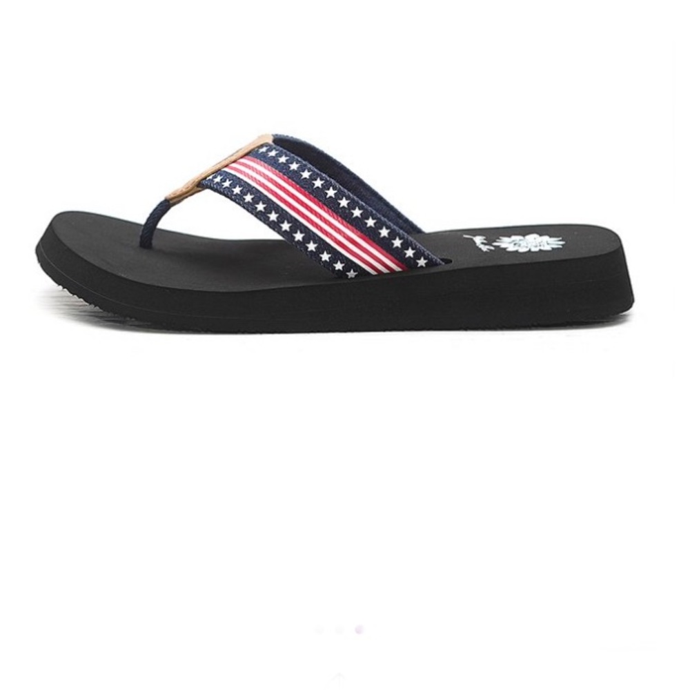 Yellow Box Size 8.5 Navy Stars/ Stripes Sandal - Picture 8 of 8